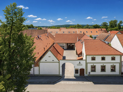 Unikátní zrekonstruovaný a uzavřený statek v městské části Rožnov v Českých Budějovicích